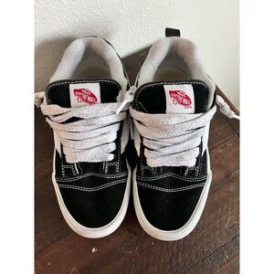 🖤 Vans Old Skool Platform Sneakers – Women’s Size 8